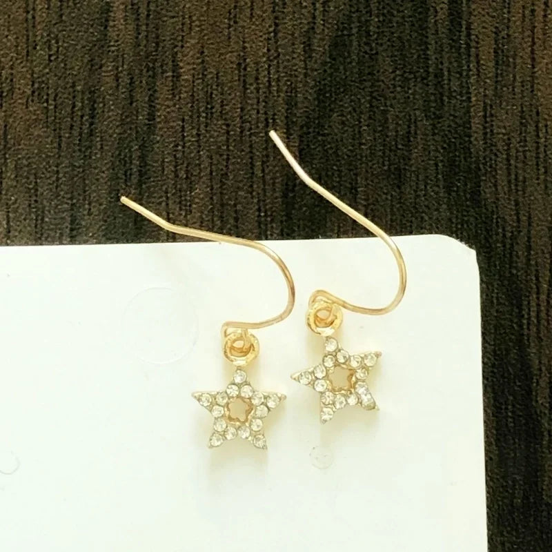 Starstruck – Sparkling Holiday Star Earrings